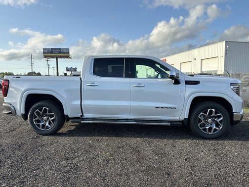 Glacier White Tricoat 2026 GMC Sierra 1500 SLT