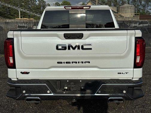 Glacier White Tricoat 2026 GMC Sierra 1500 SLT