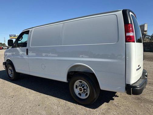 2025 GMC Savana 2500 Work Van