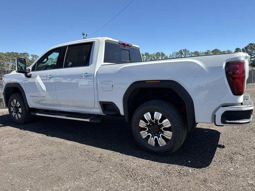 Summit White 2026 GMC Sierra 2500 Denali