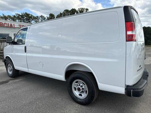 2025 GMC Savana 2500 Work Van