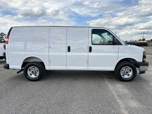 2025 GMC Savana 2500 Work Van
