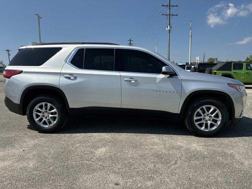 2021 Chevrolet Traverse LT Cloth