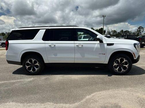 2025 GMC Yukon XL 4WD AT4