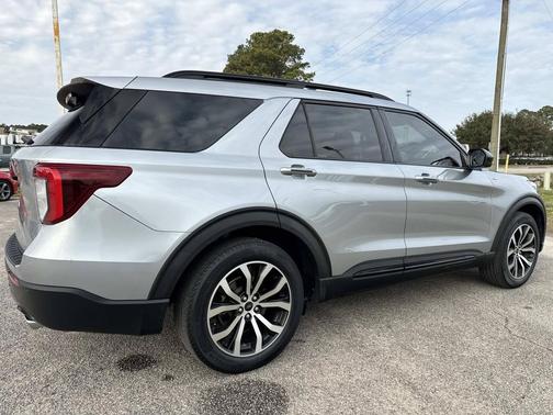 Iconic Silver Metallic 2022 Ford Explorer ST-Line