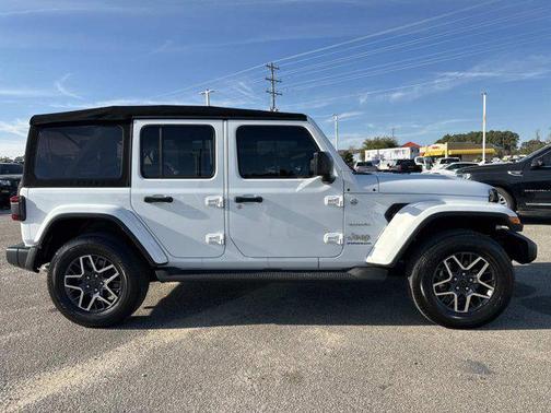 2024 Jeep Wrangler 4-Door Sahara 4x4
