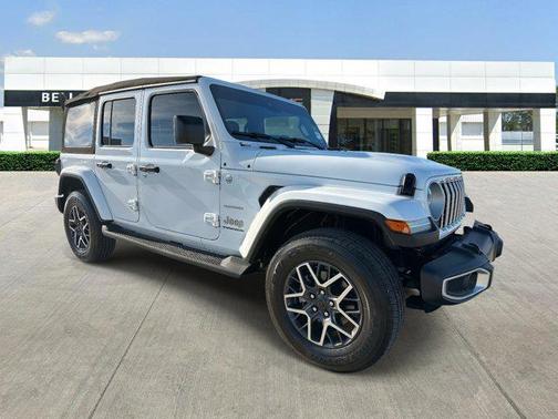 2024 Jeep Wrangler 4-Door Sahara 4x4