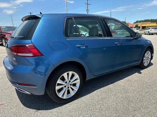 2018 Volkswagen Golf TSI SE