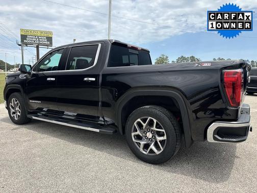 Onyx Black 2022 GMC Sierra 1500 SLT