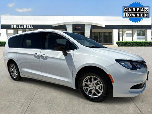 2024 Chrysler Voyager LX