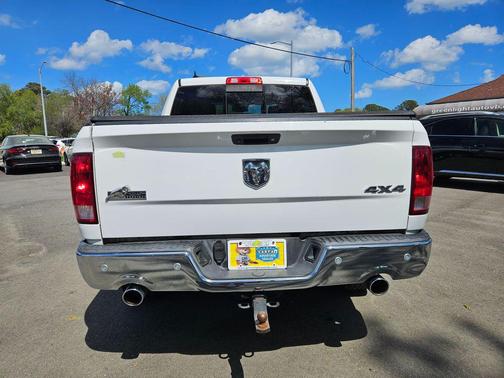 Bright White Clearcoat 2017 RAM 1500 Big Horn
