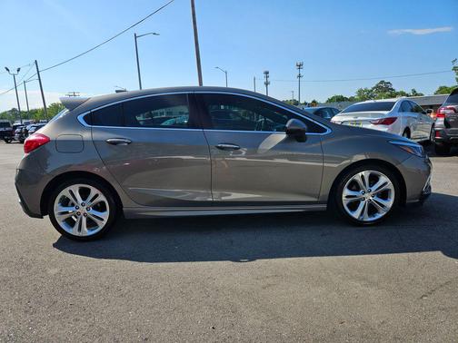 Pepperdust Metallic 2017 Chevrolet Cruze Premier