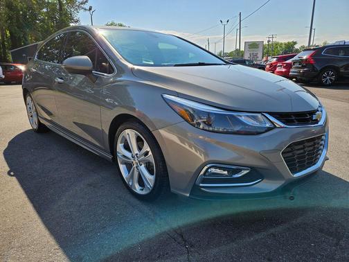 Pepperdust Metallic 2017 Chevrolet Cruze Premier
