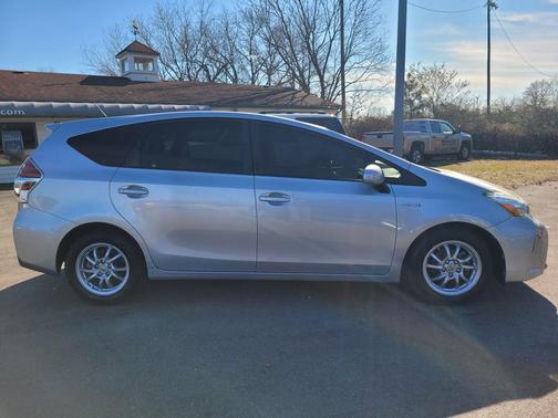 2015 Toyota Prius v Three