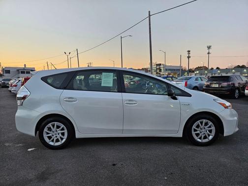 2014 Toyota Prius v Three
