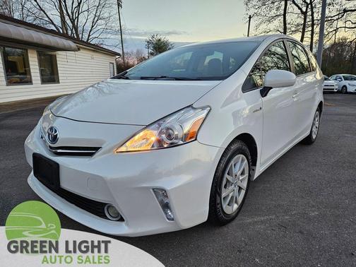 2014 Toyota Prius v Three