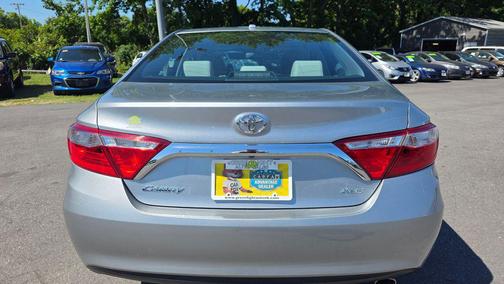Celestial Silver Metallic 2015 Toyota Camry XLE