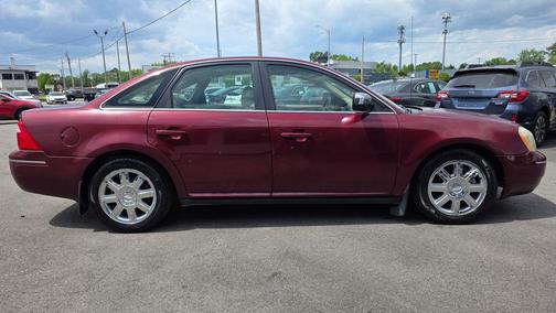 Red 2007 Ford Five Hundred Limited