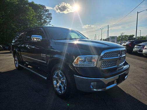 Brilliant Black Crystal Pearlcoat 2016 RAM 1500 Laramie