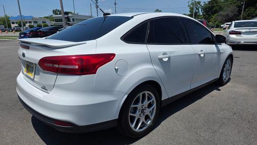 Oxford White 2015 Ford Focus SE