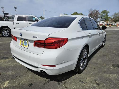 2017 BMW 530 530i