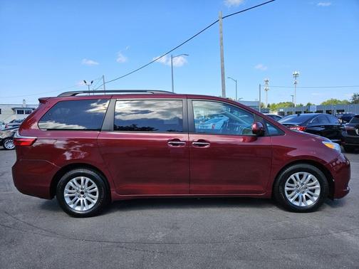 2015 Toyota Sienna XLE