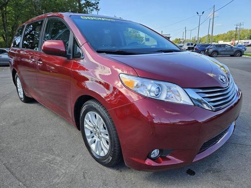 2015 Toyota Sienna XLE