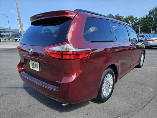 2015 Toyota Sienna XLE