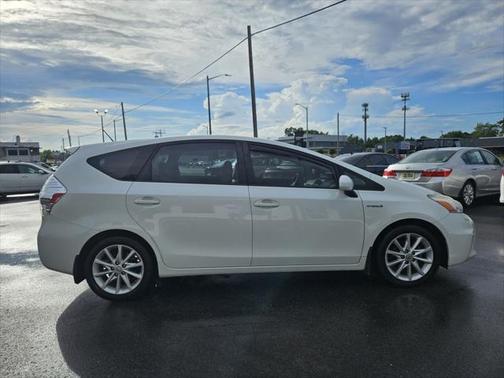 2012 Toyota Prius v Five