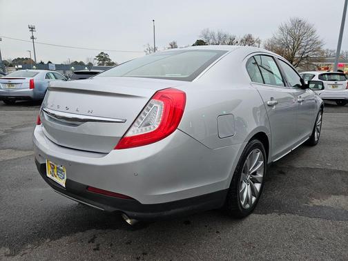 2016 Lincoln MKS Base