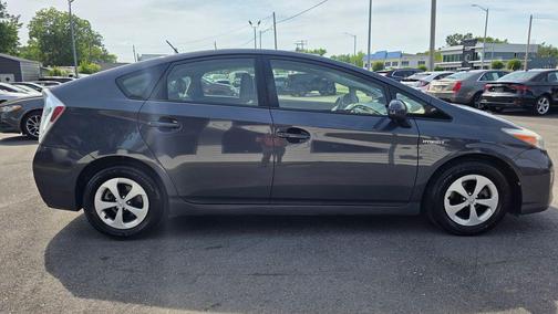 Winter Gray Metallic 2014 Toyota Prius Three