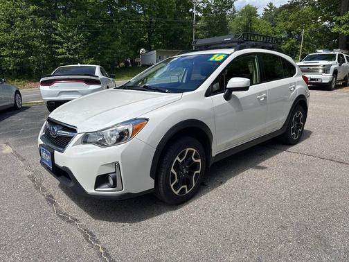 Off White 2016 Subaru Crosstrek 2.0i Premium