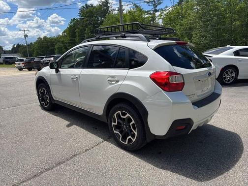 Off White 2016 Subaru Crosstrek 2.0i Premium