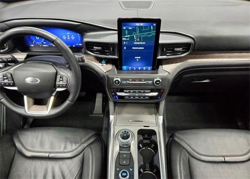 Photo 2 of 34 of 2020 Ford Explorer Platinum
