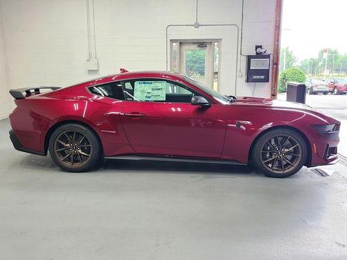 2025 Ford Mustang Dark Horse