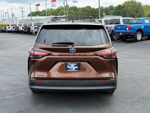 2022 Toyota Sienna XLE