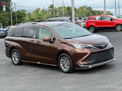 2022 Toyota Sienna XLE