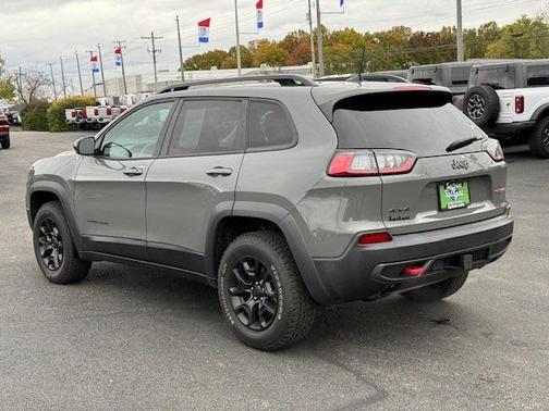 2022 Jeep Cherokee Trailhawk