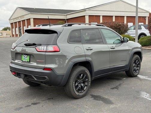 2022 Jeep Cherokee Trailhawk