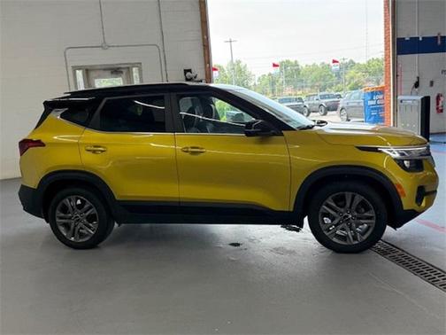2023 Kia Seltos S