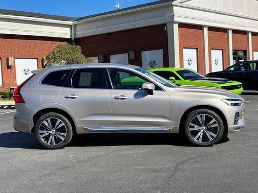 2023 Volvo XC60 B5 Plus Bright Theme