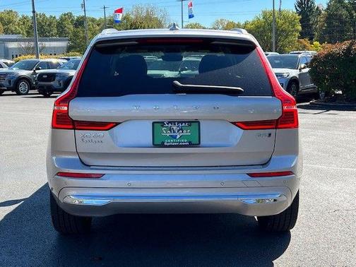 2023 Volvo XC60 B5 Plus Bright Theme