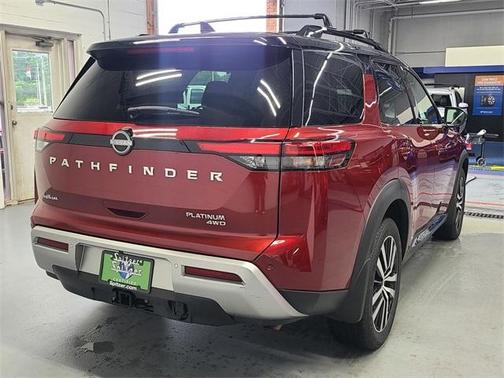 2023 Nissan Pathfinder Platinum