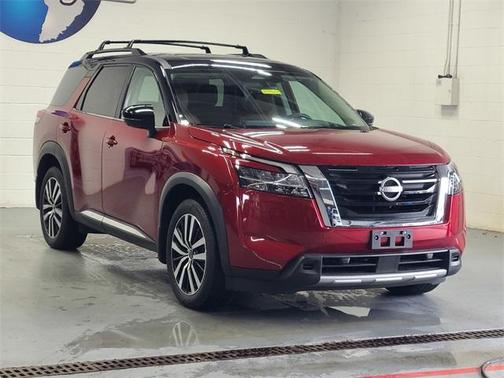 2023 Nissan Pathfinder Platinum