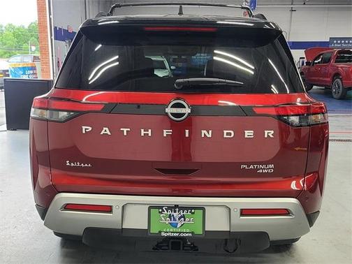 2023 Nissan Pathfinder Platinum