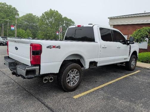 Oxford White 2024 Ford F-250 Lariat