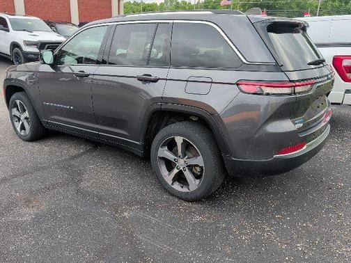 Metallic 2022 Jeep Grand Cherokee 4xe