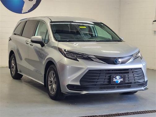 2021 Toyota Sienna LE