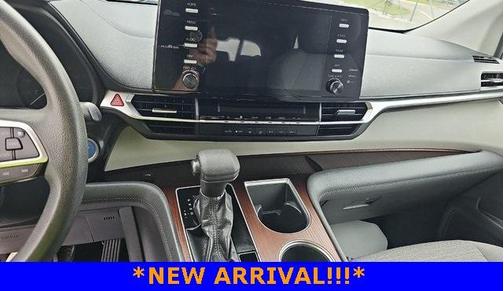 2021 Toyota Sienna LE
