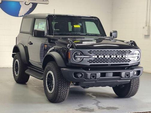 Shadow Black 2025 Ford Bronco Badlands